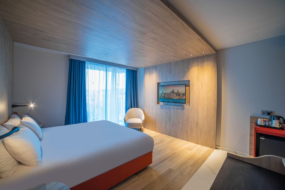 Mercure St. Julian s Malta 20/69