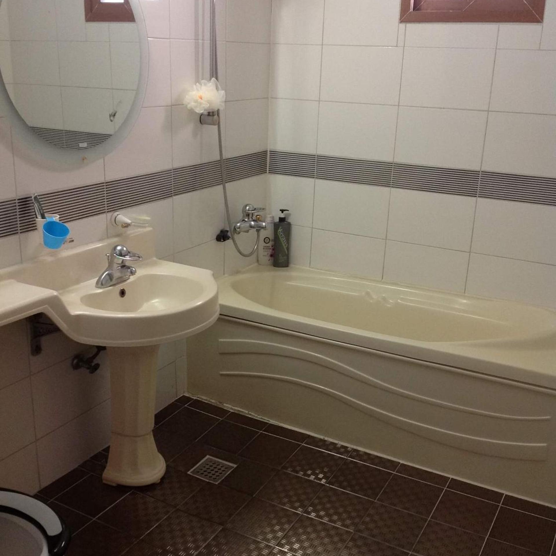 DELUXE, DOUBLE BED