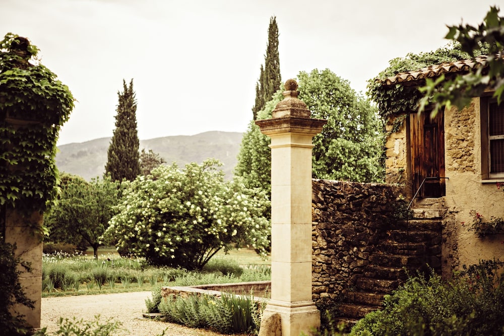 Le Galinier Lourmarin, a Beaumier Guesthouse 47/50
