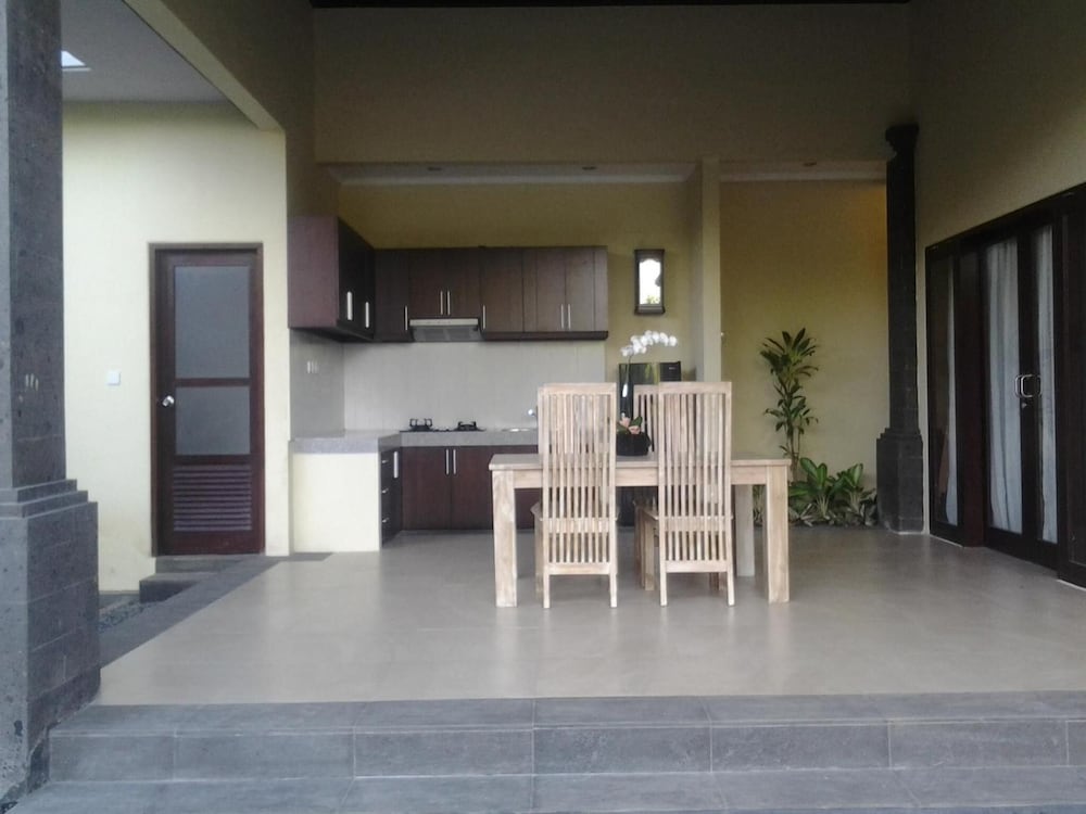 Avisara Villa and Guest House 15/50