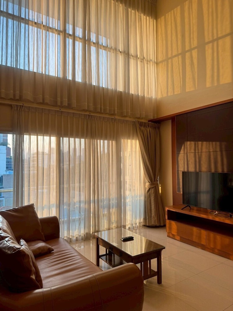 3 BEDROOMS, SUITE