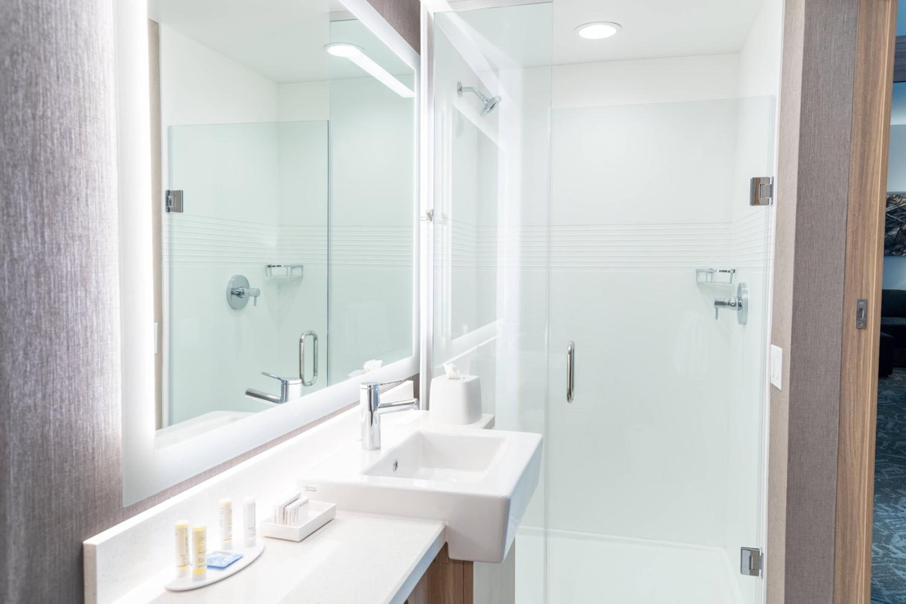 Suite, King Bed, Trundle Bed, Sofa, Accessible, SpringHill Suites by Marriott Overland Park Leawood 3/4