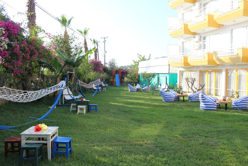 Hare Hotel 17/47