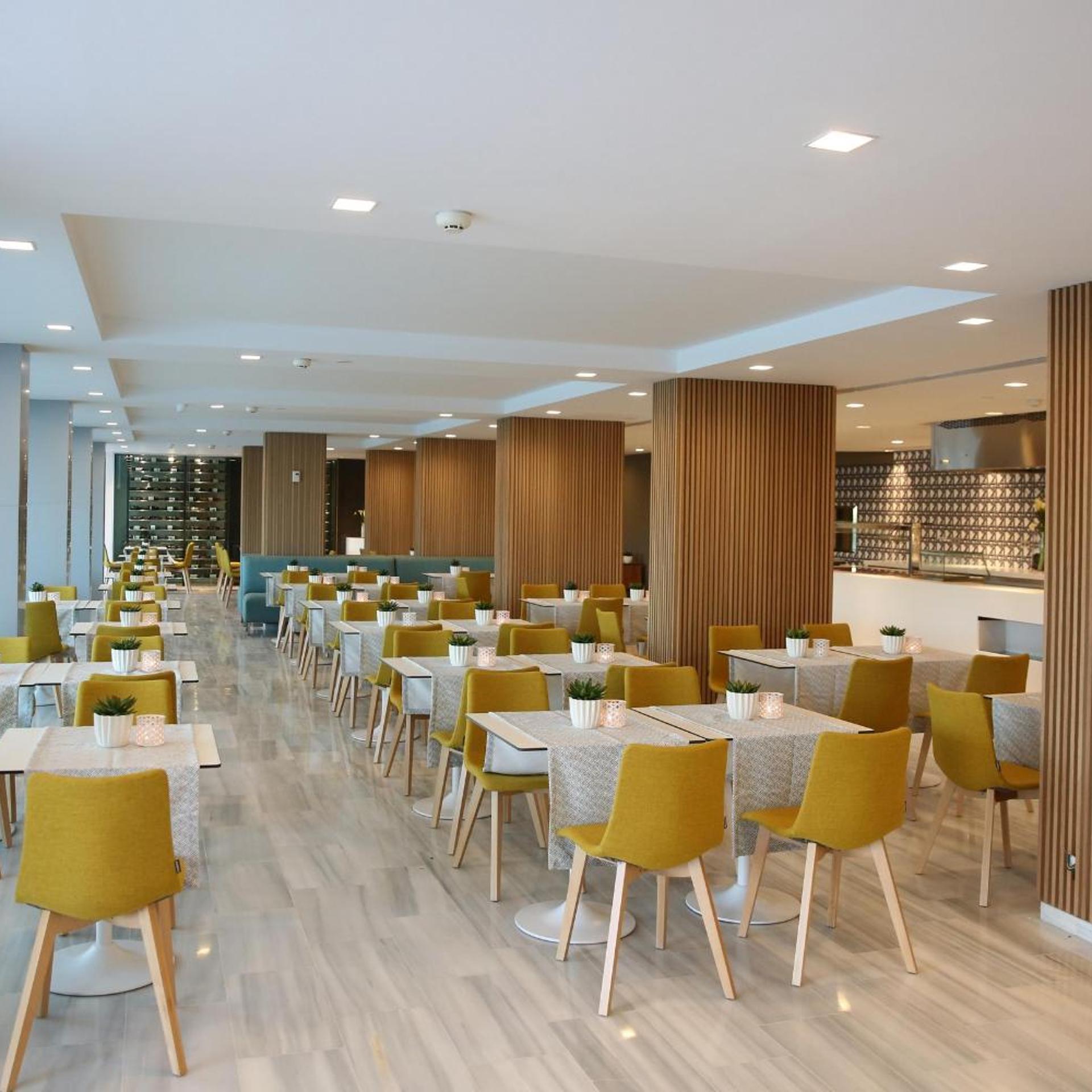 Santa Monica Suites 44/53