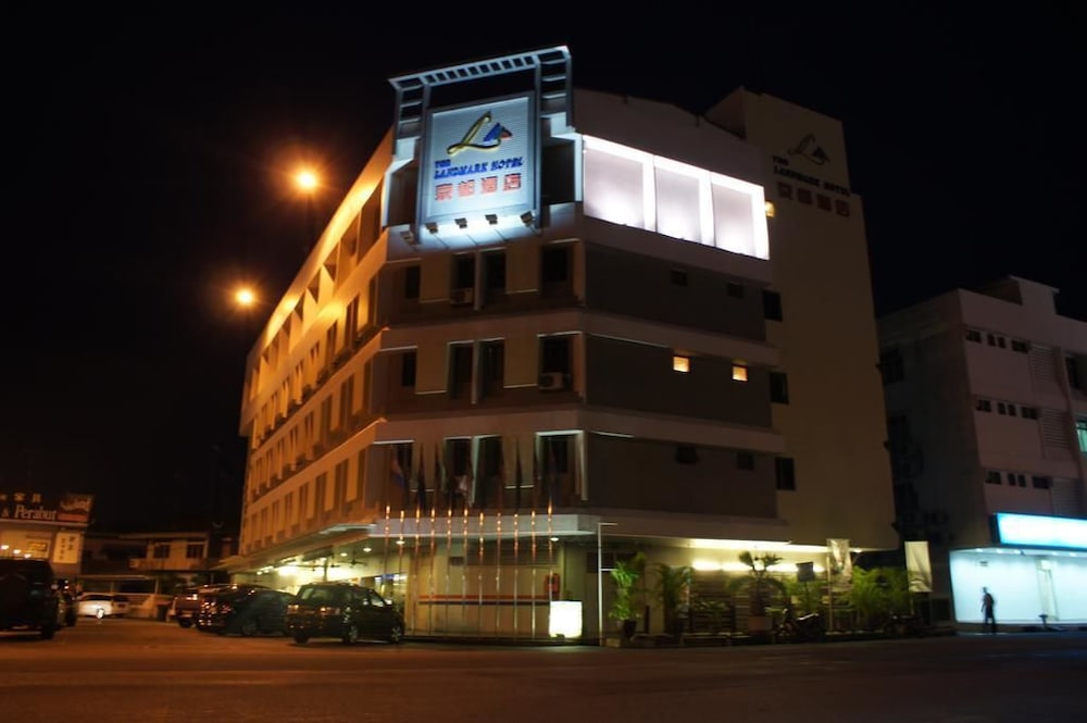The Landmark Hotel 1/67