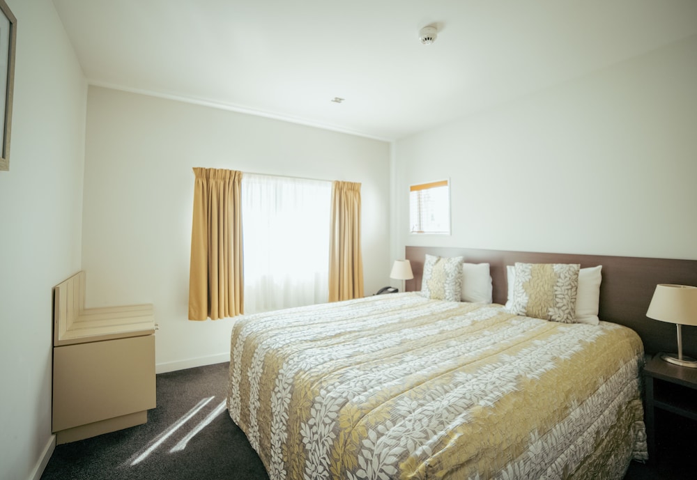 2 BEDROOMS, EXECUTIVE, APARTMENT