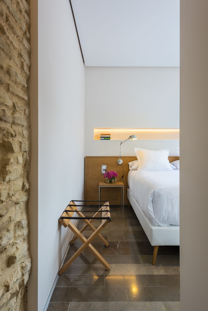 Torre Homenaje Historical Suites 13/50