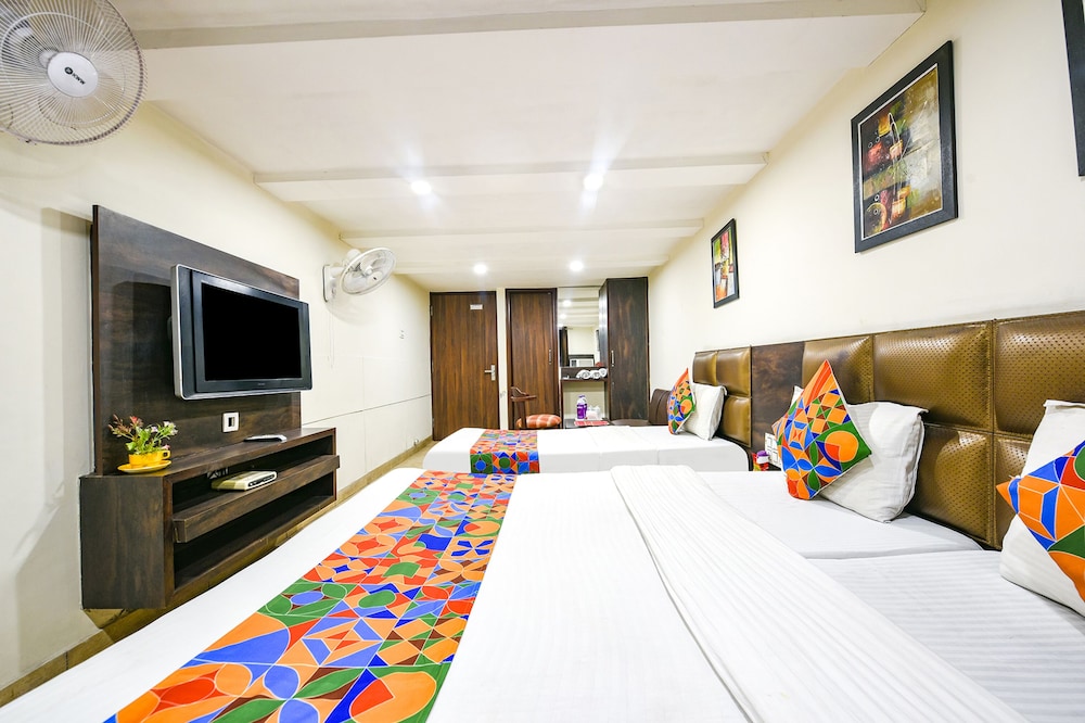Oyo Rooms Ludhiana Railway Station Clock Tower 43/50