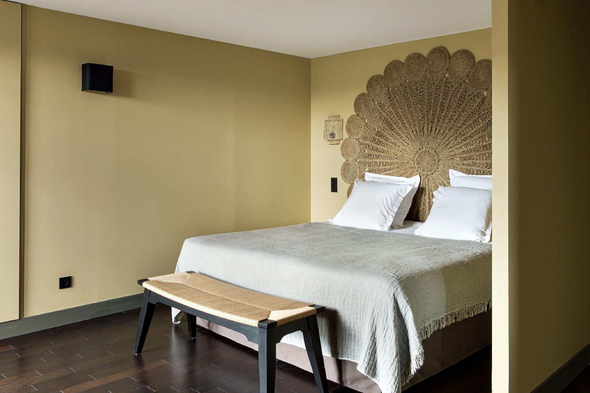 غرفة ديلوكس ثلاثية بسرير مزدوج مع أريكة، New Hotel Le Quai Vieux Port 2/2