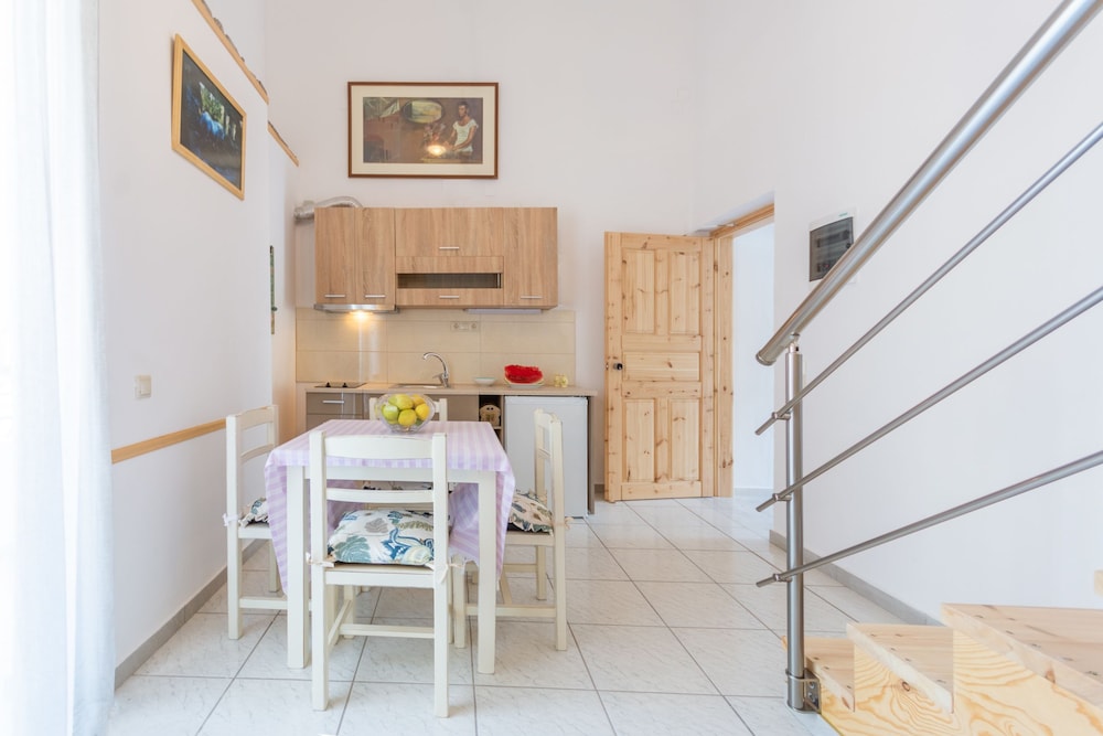 Happiness Apartments 65/75
