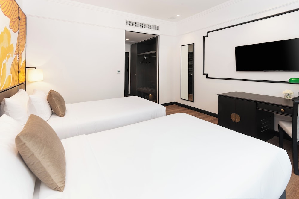 Indochina Hotel 7/50