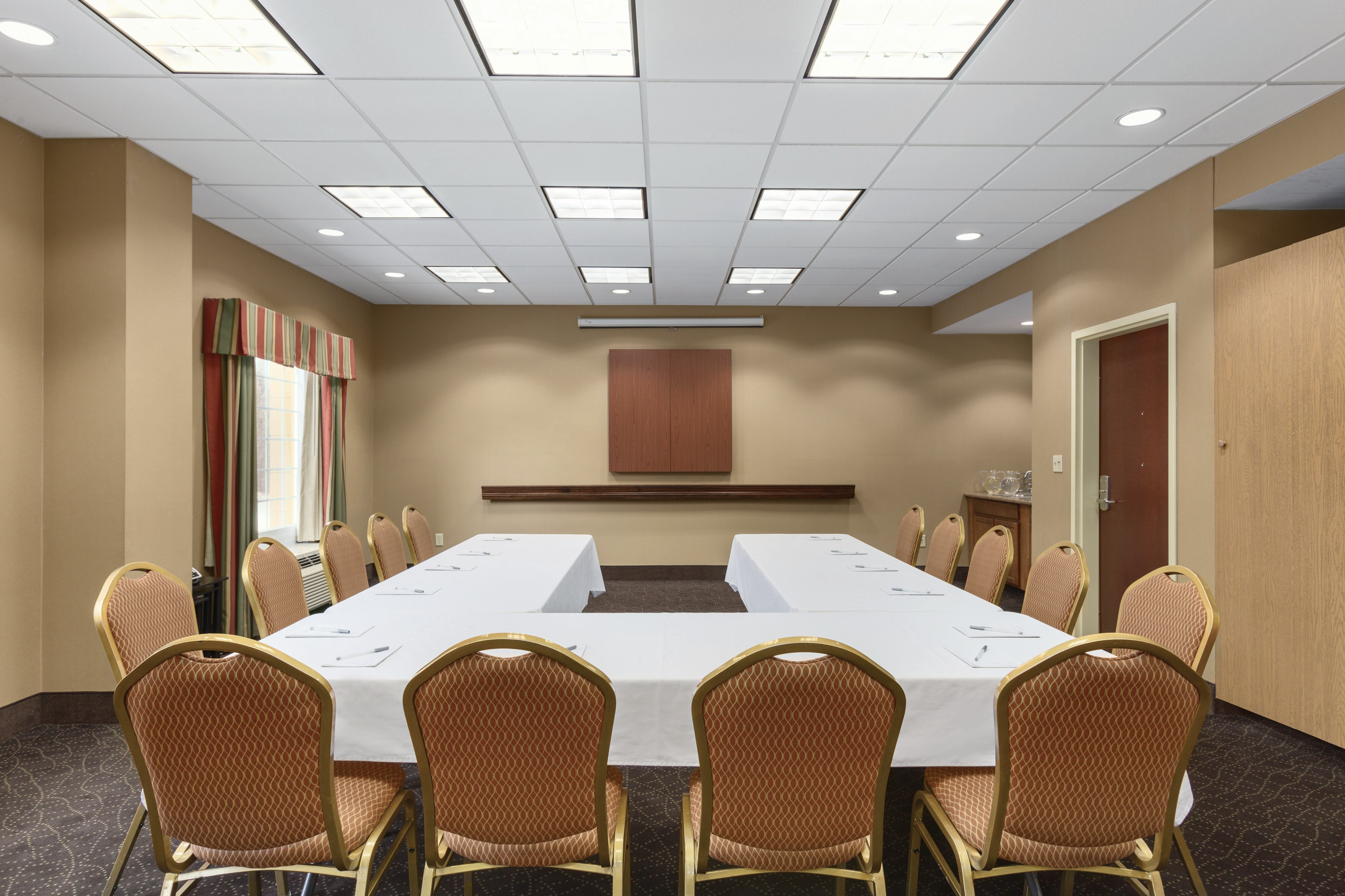 Hampton Inn & Suites Greenfield 26/29