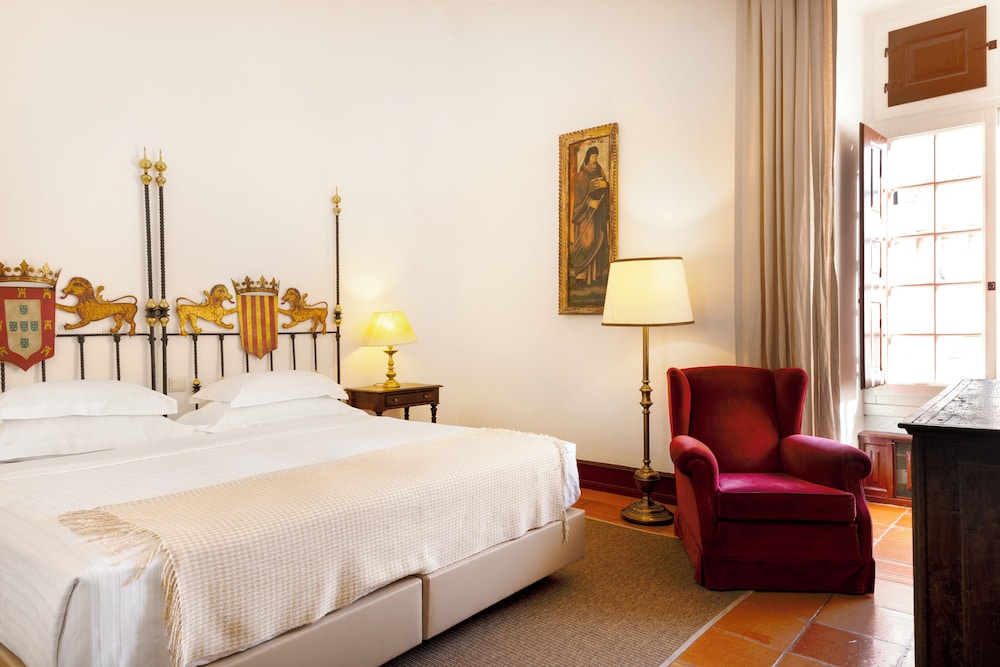Superior, Double Bed, City View