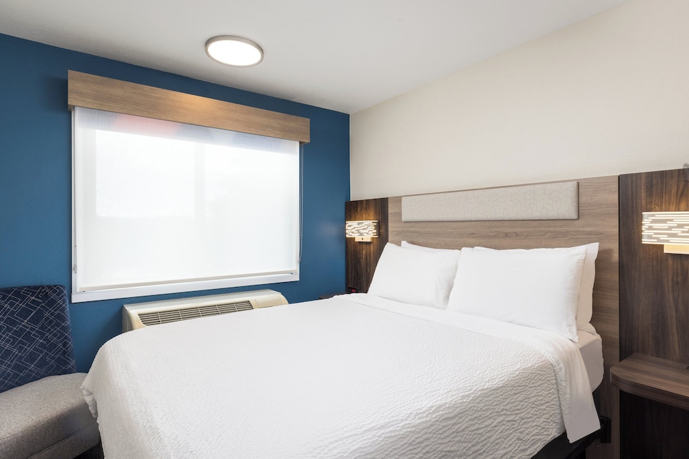 Holiday Inn Express Portland South - Lake Oswego 24/79