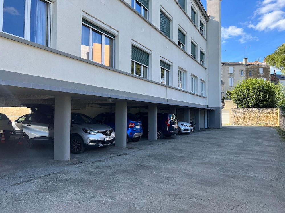 P Tit Dej Hotel Niort 44/58