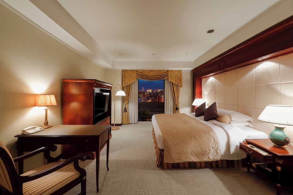 PRESIDENTIAL, SUITE