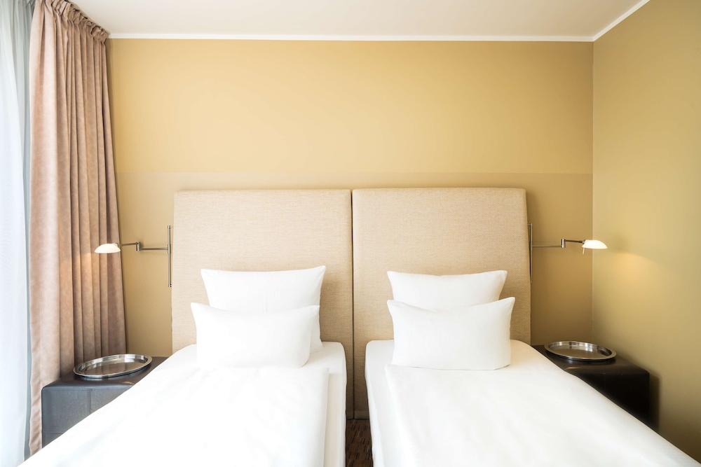 INNER, COURTYARD, TWIN BEDS, WITH VIEW