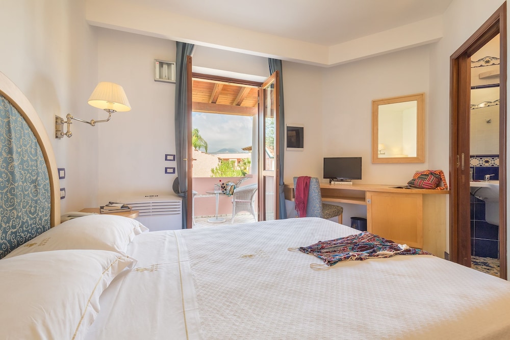 Eros Hotel 23/77