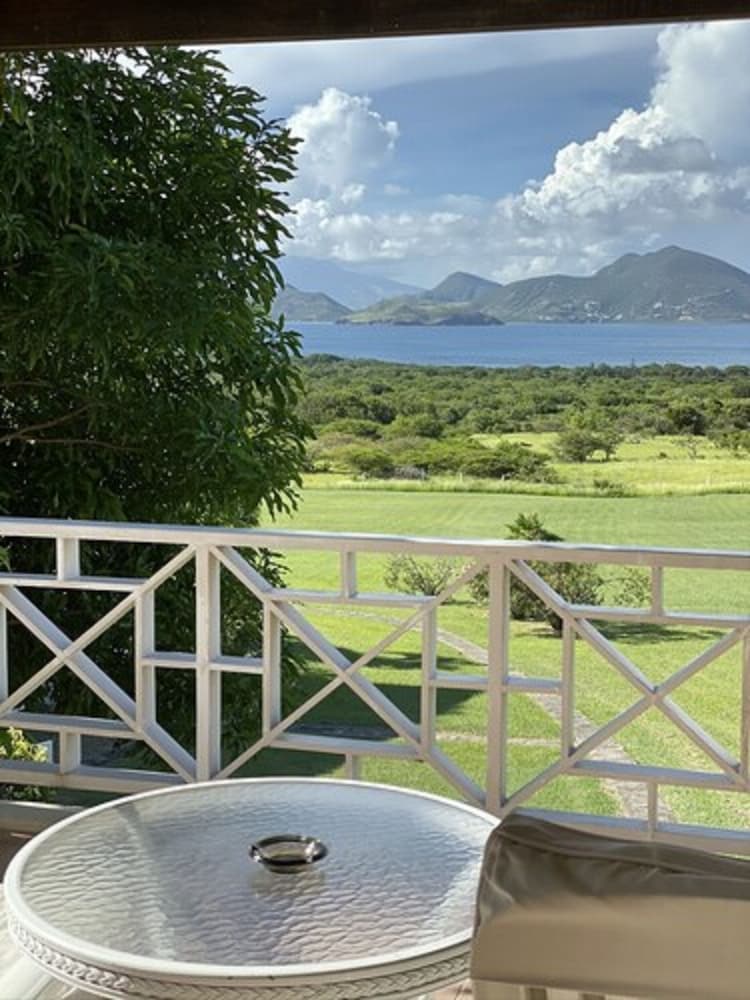 Mount Nevis Hotel and Beach Club 38/72