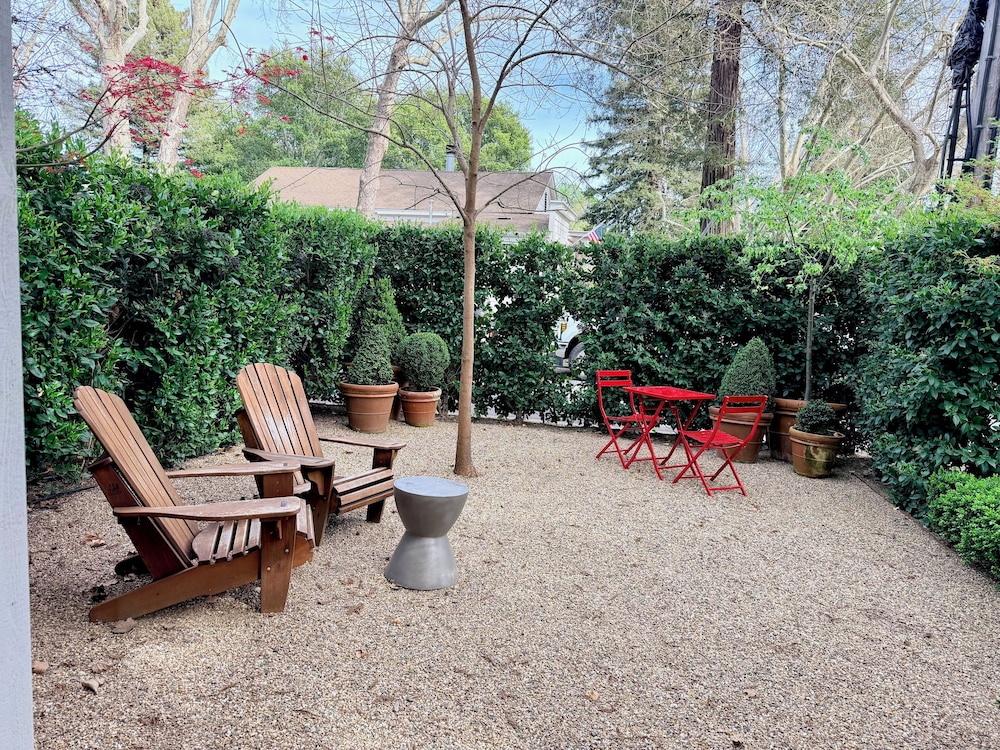 Calistoga Inn Restaurant And Brewery 65/69