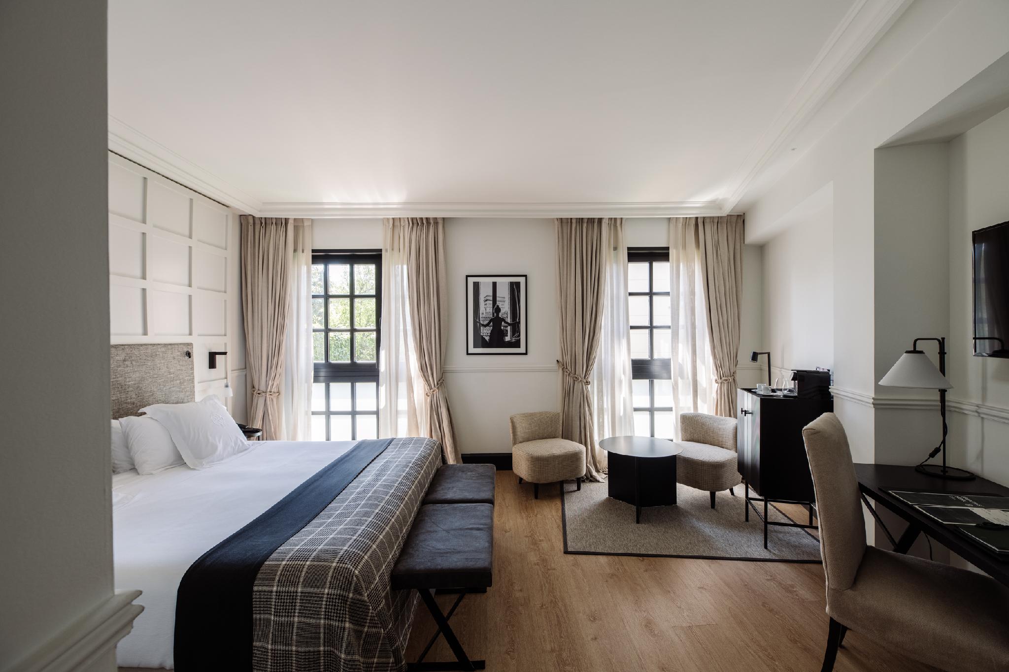 Room, Double or Twin Bed