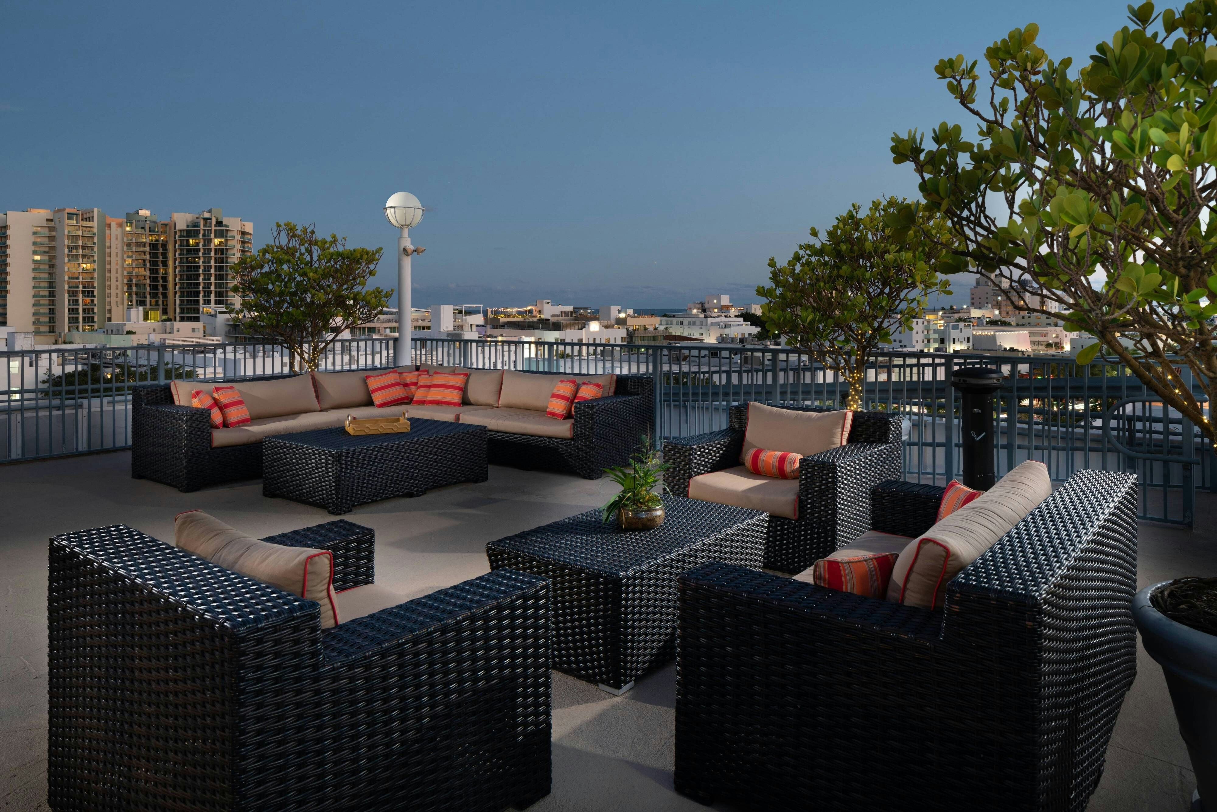 Courtyard By Marriott South Beach 20/33