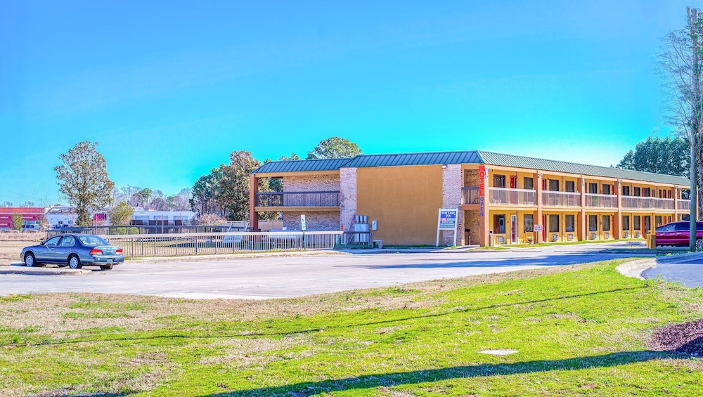 Mayfair Inn Williamston Hwy 64 6/50