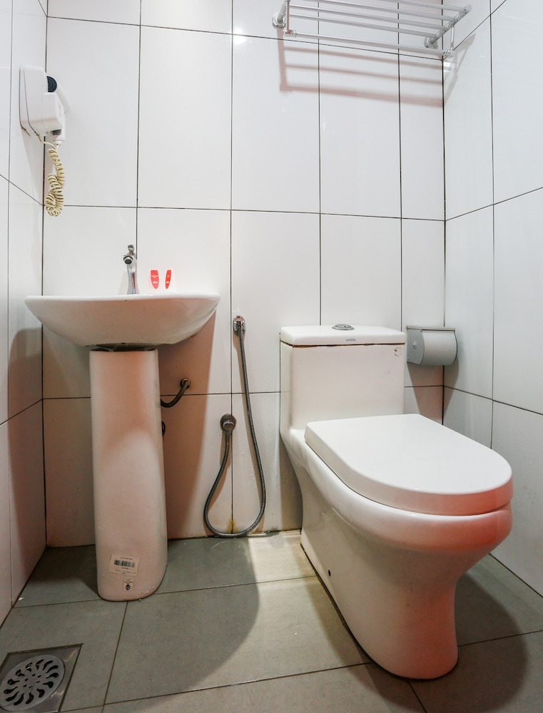 OYO 90894 Hotel Smc I-city 52/54