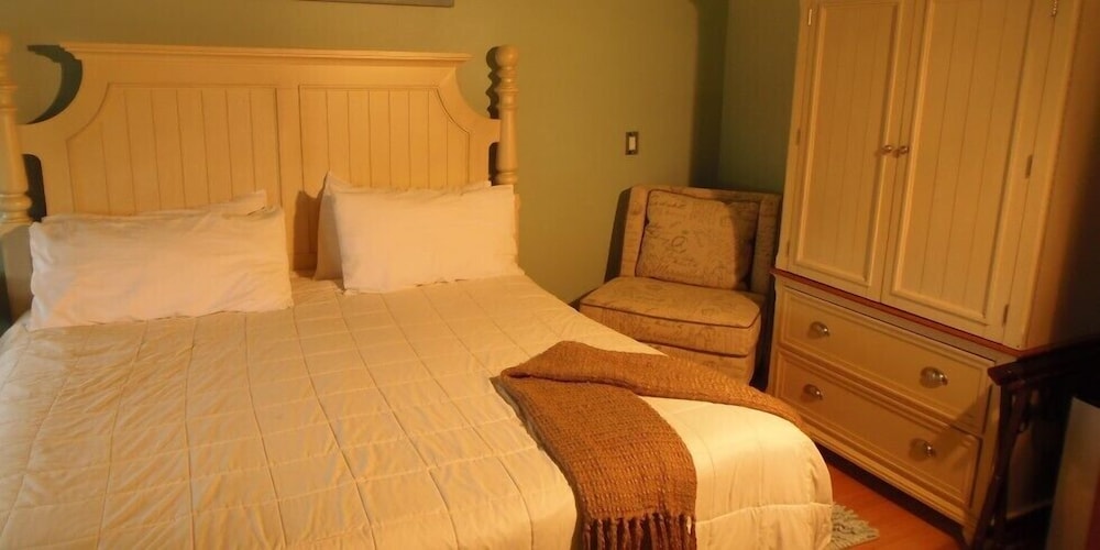 The Collins Inn And Seaside Cottages - Adults Only 23/77