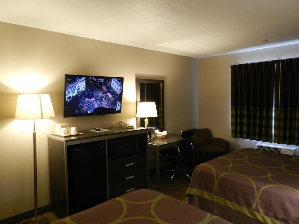 Super 8 By Wyndham Fremont Ne 19/33