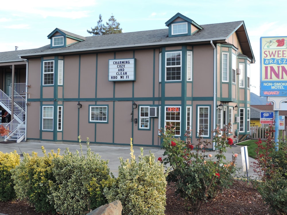 Sweet Breeze Inn 4/65