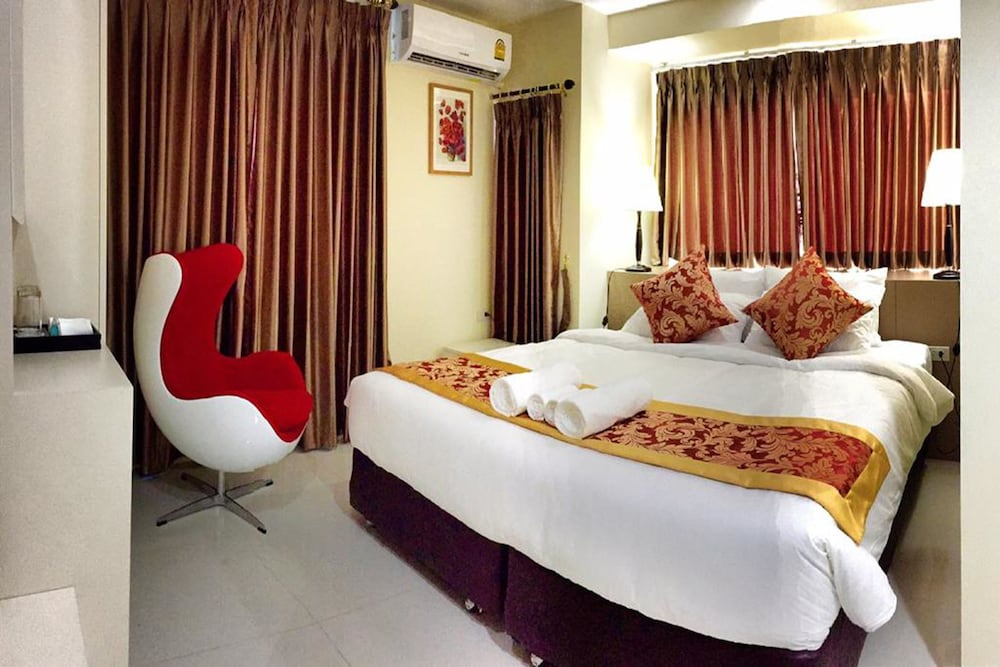 Top High Airport Link Hotel 9/47