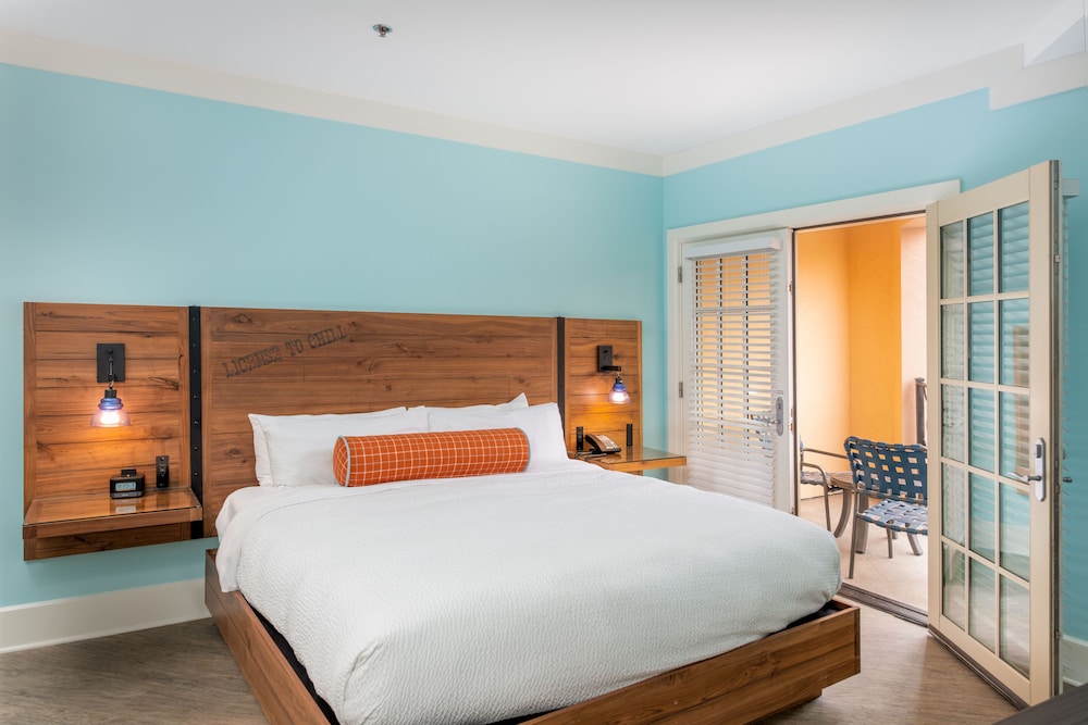 STANDARD, KING BED