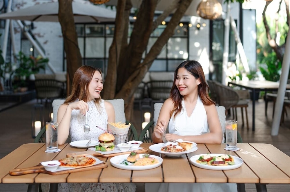 Dusit Suites Hotel Ratchadamri 48/72