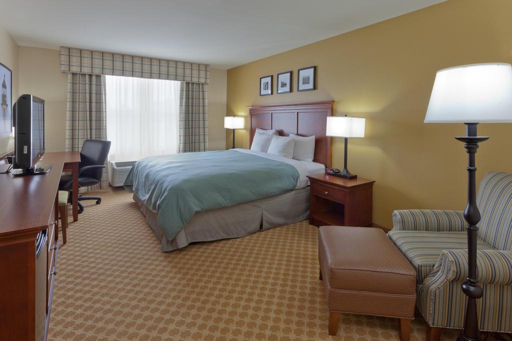 Country Inn & Suites by Radisson Holland, MI 15/42