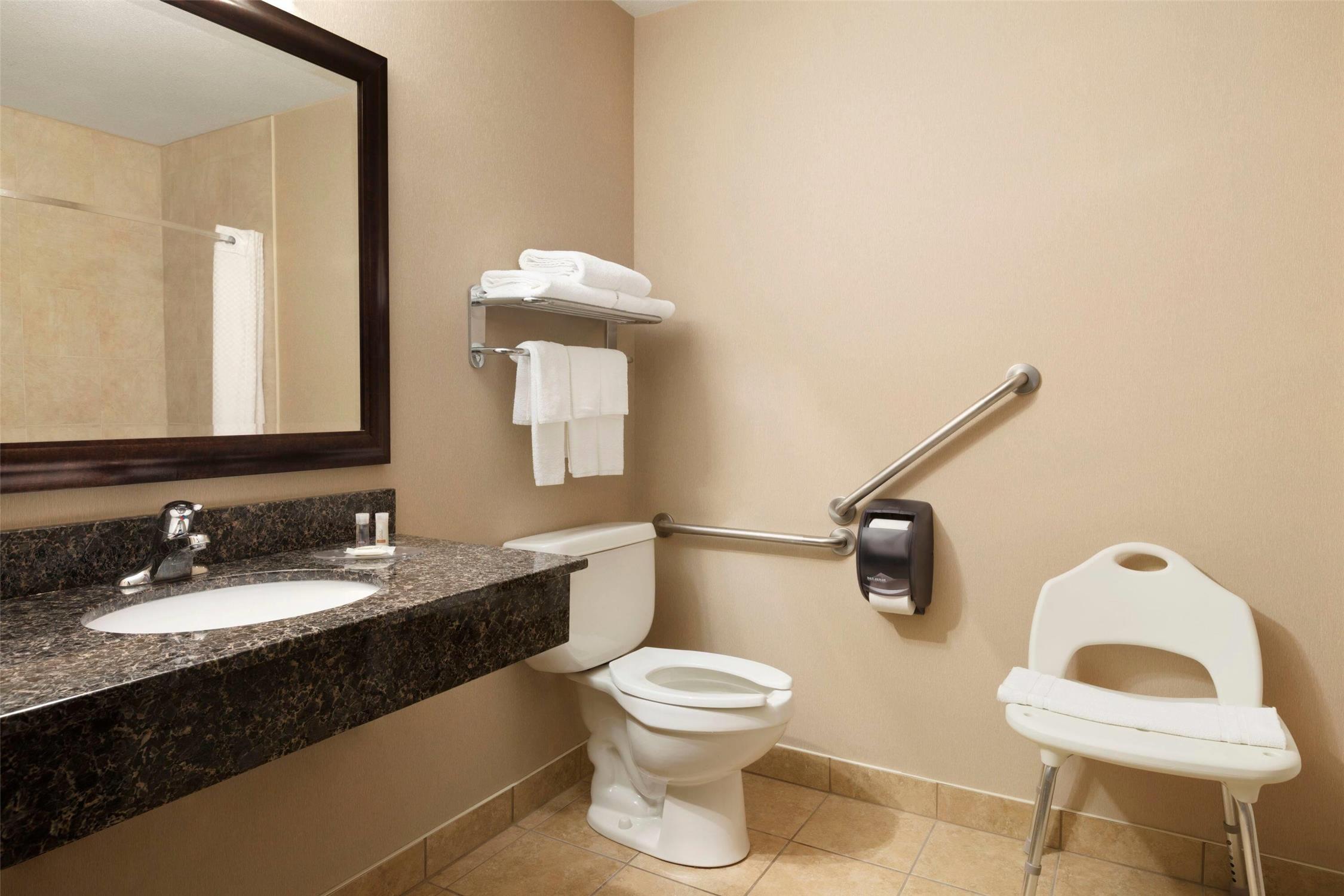 Days Inn By Wyndham Innisfail 13/13