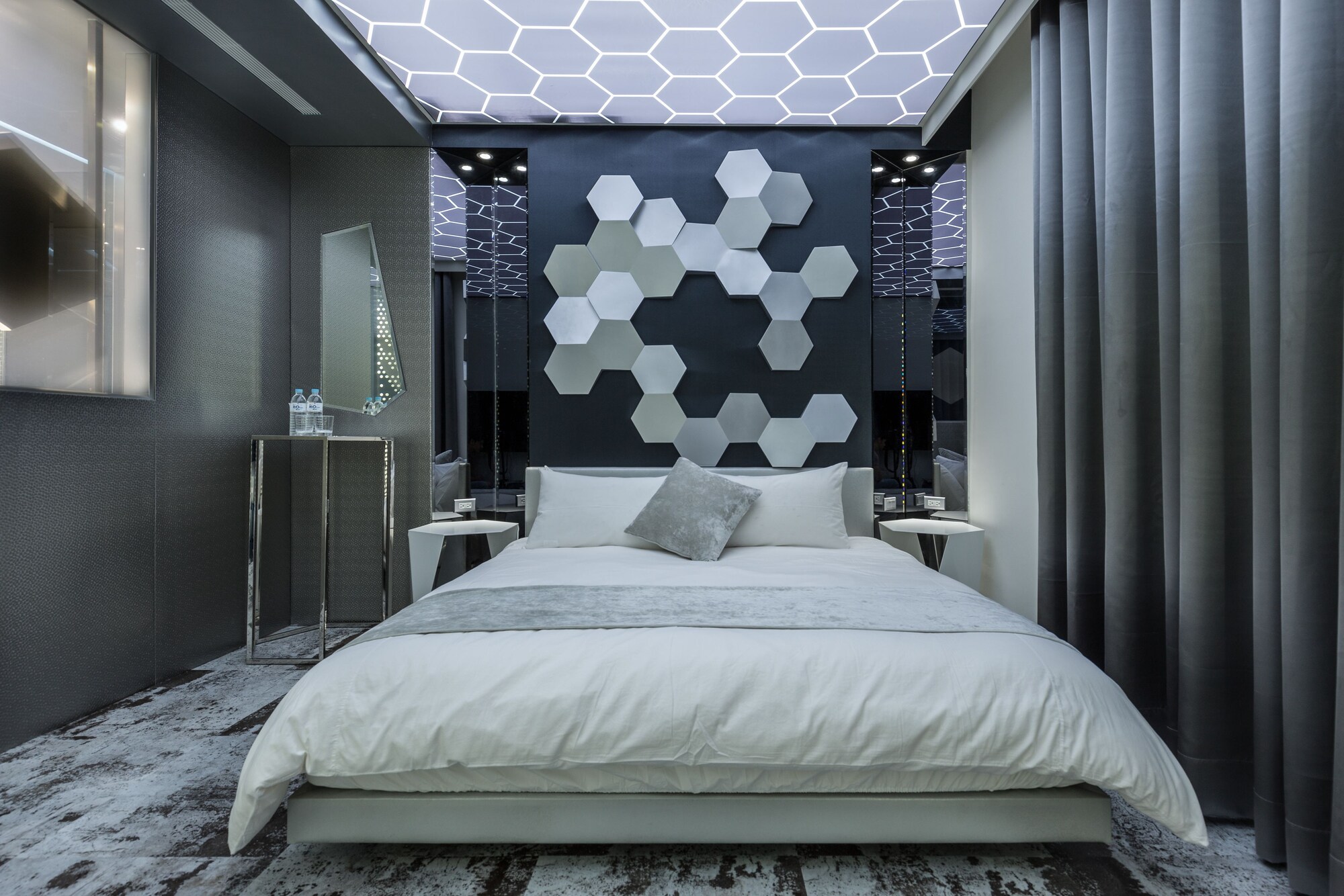 Style, Silver, Queen Bed