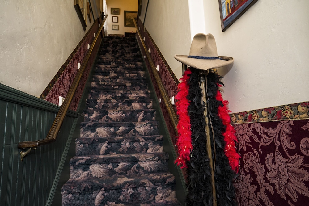 Red Garter Inn 33/50