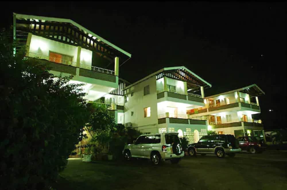Gem Holiday Beach Resort 4/69