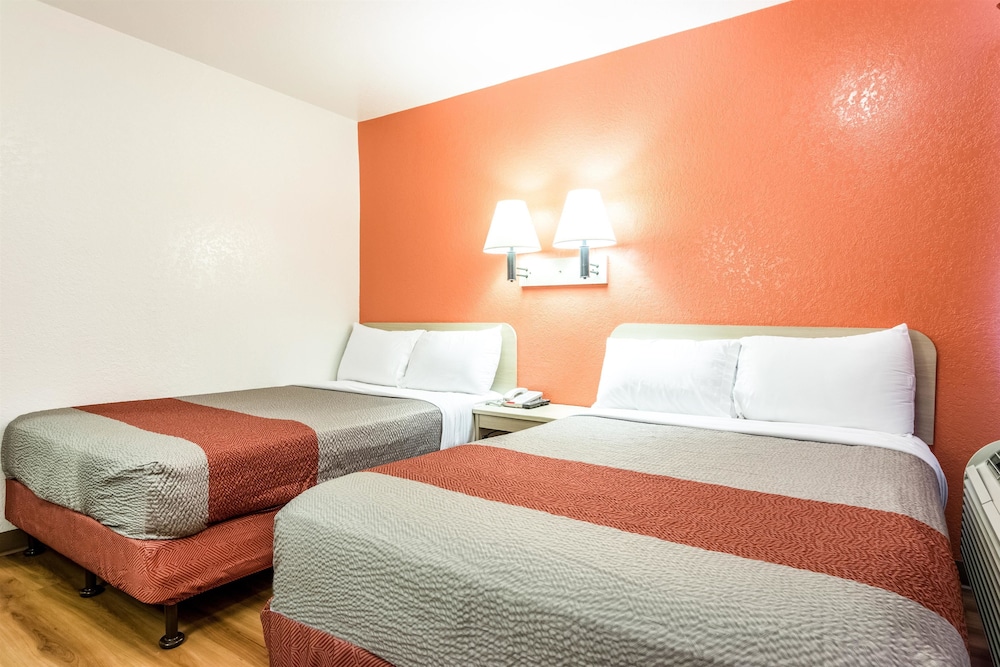 Motel6 Longview, TX 27/64