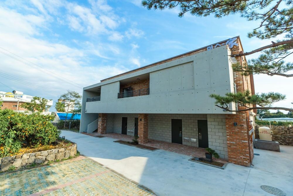 Misoga Pension 8/50