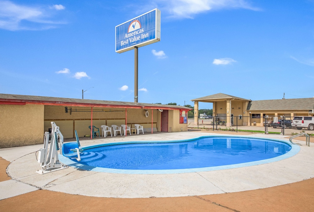 Americas Best Value Inn Giddings 6/37
