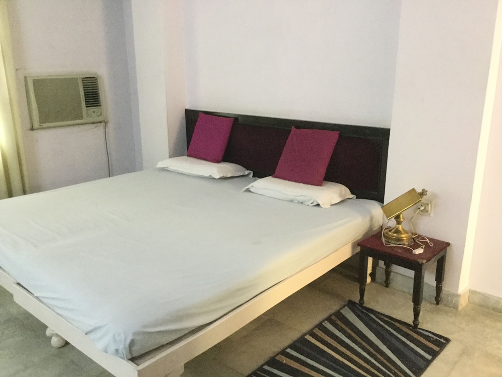 Mewar Inn 13/49