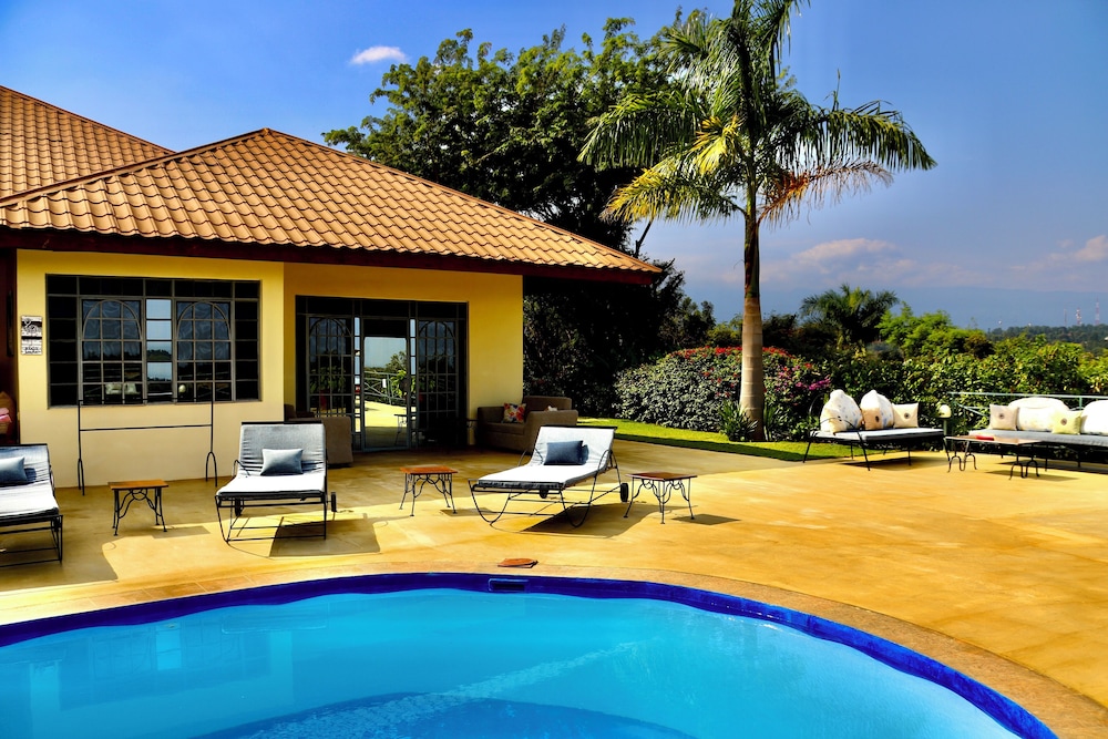 Pink Flamingo Boutique Hotel 3/48