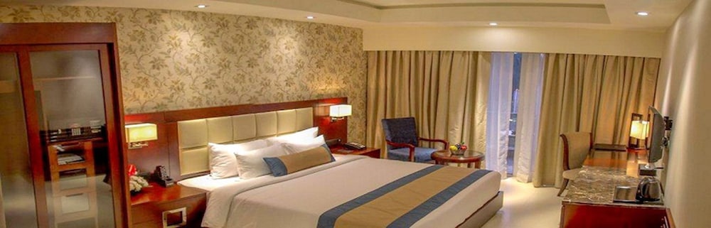Club Mahindra Acacia 7/35