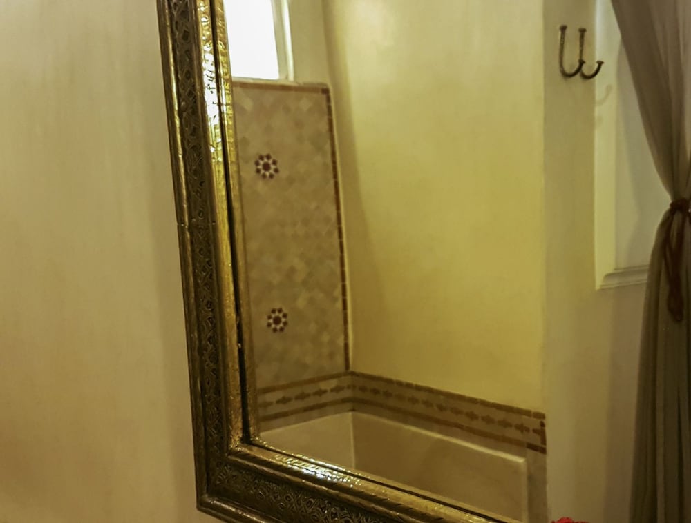 Riad Gallery 49 47/50