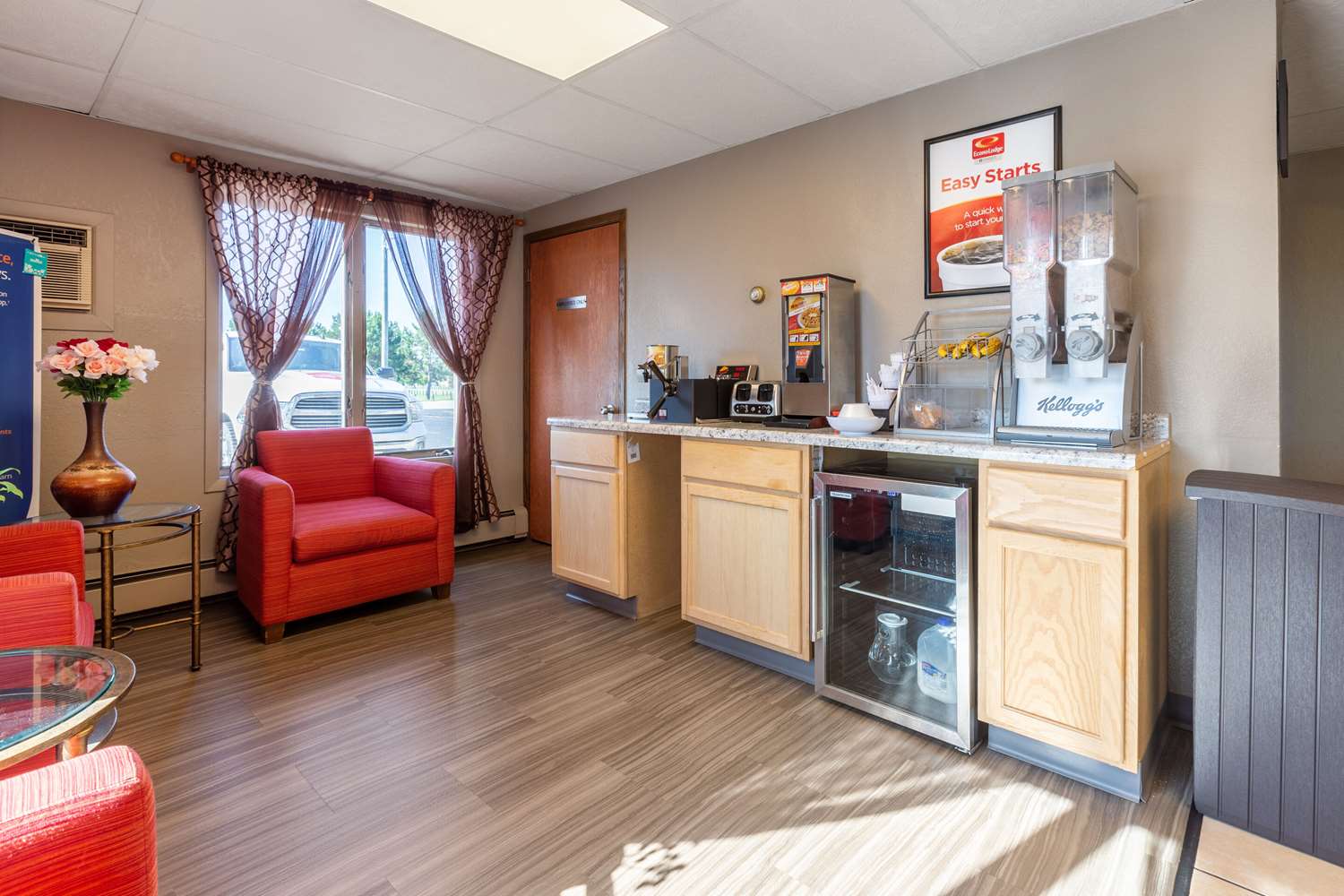 Econo Lodge Inn & Suites Escanaba North 6/14