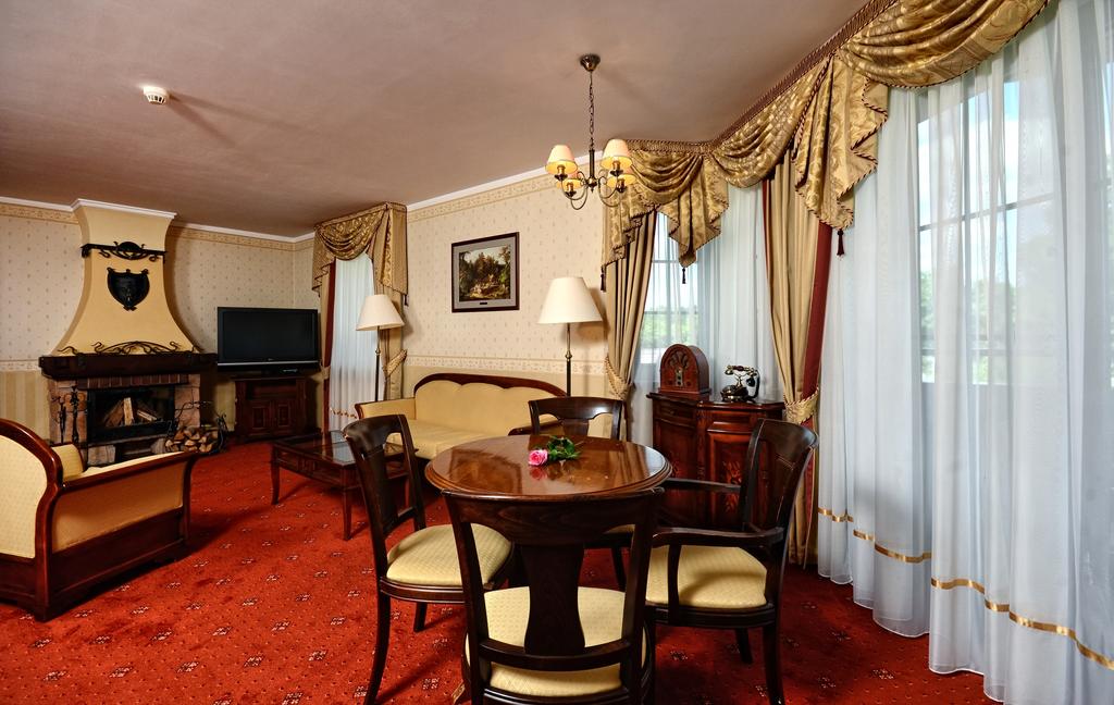 EX. BEST WESTERN HOTEL ZUBROWKA 15/22