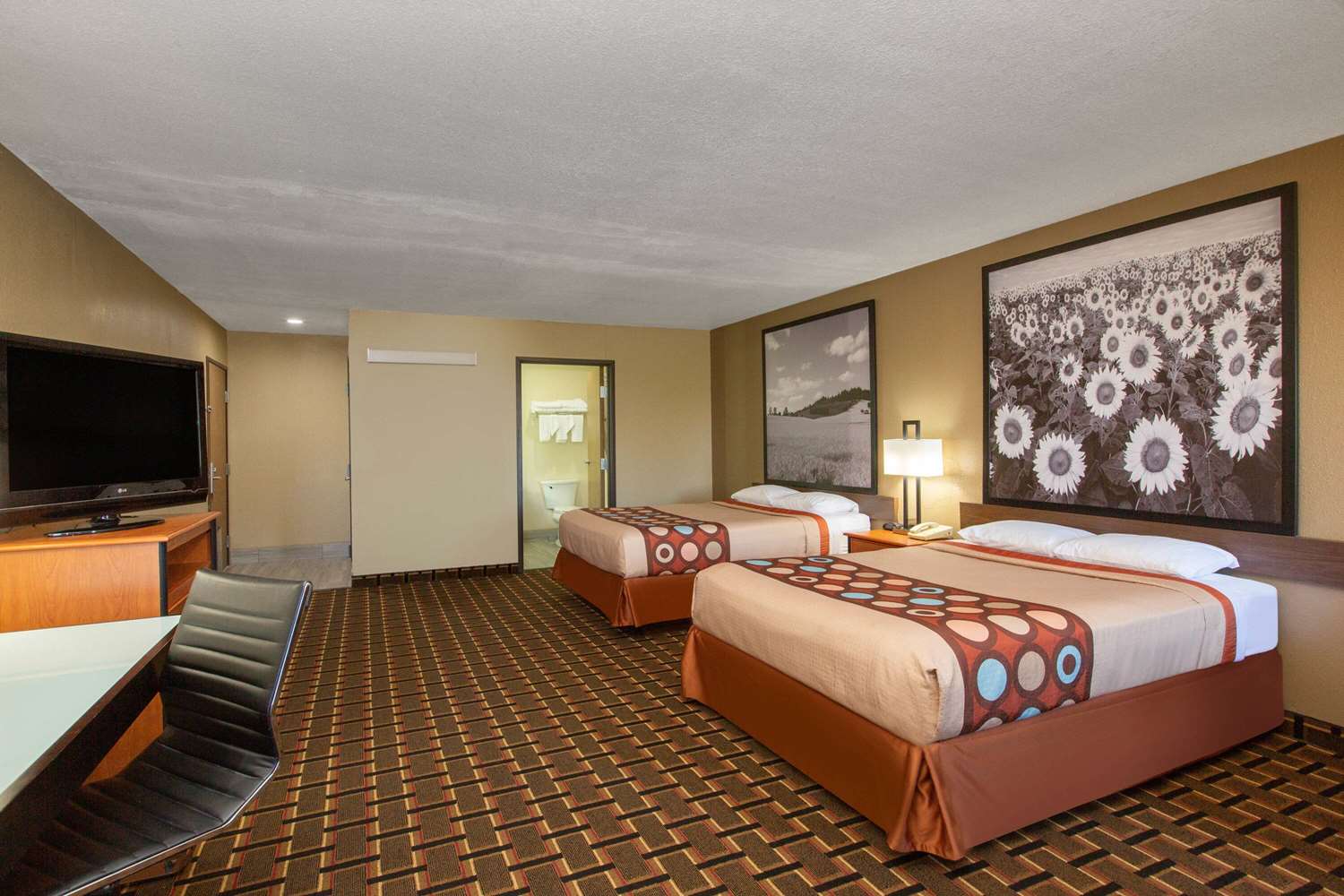 Super 8 by Wyndham Ottawa 11/26
