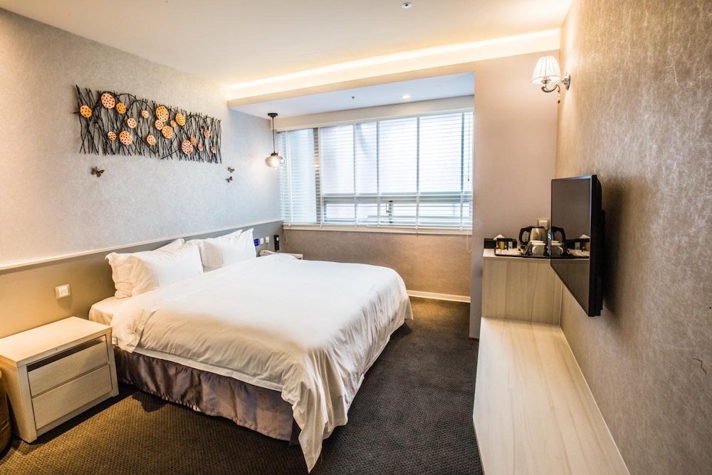 Walker Hotel Ximen 14/50
